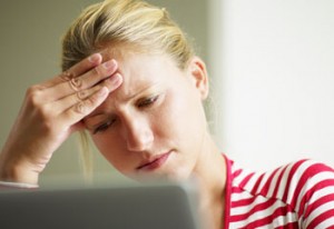 stressed-woman-at-computer-350
